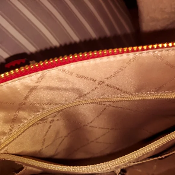 NWT Michael Michael Kors Lg TZ Satchel "CIARA" w/ matched  Wallet - Picture 4 of 10